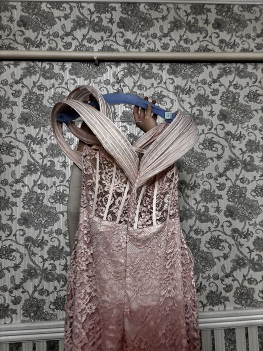 вечерние платья.