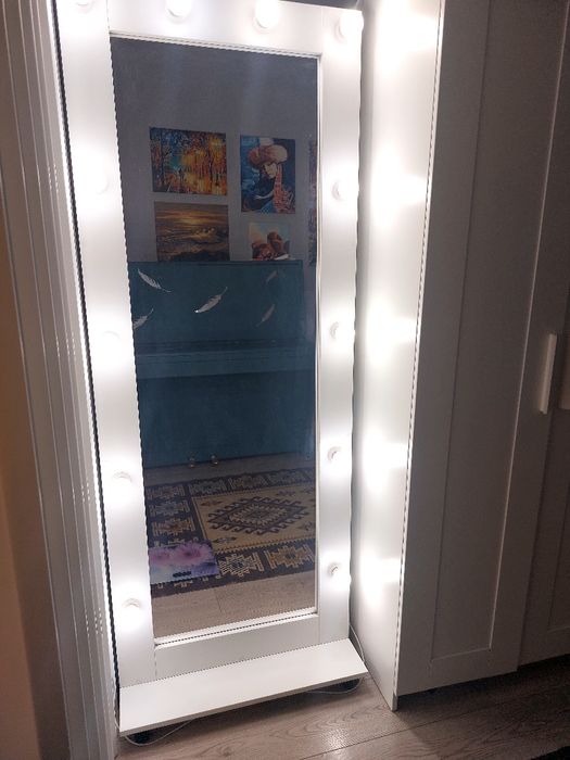 Зеркало напольное