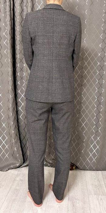 Продам брючный костюм