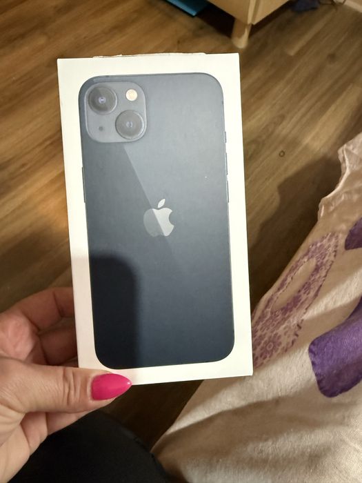 Iphone 13 с зарядно