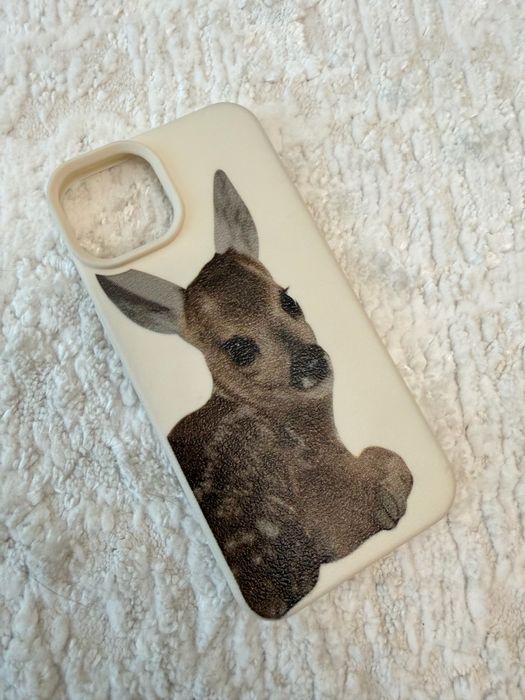 Чехлы для iPhone 13.