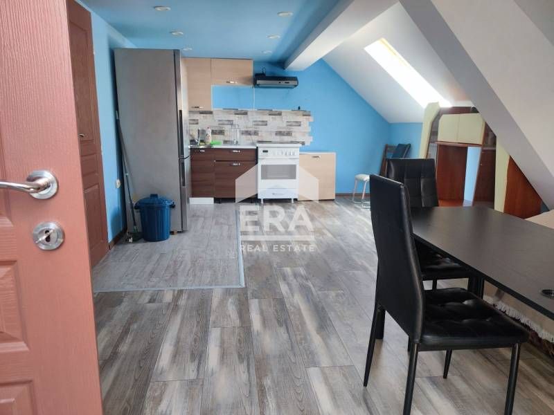 Дава се под наем Тристаен апартамент в Хасково, Любен Каравелов - 100 кв.м за 331.5 € - Снимка #1