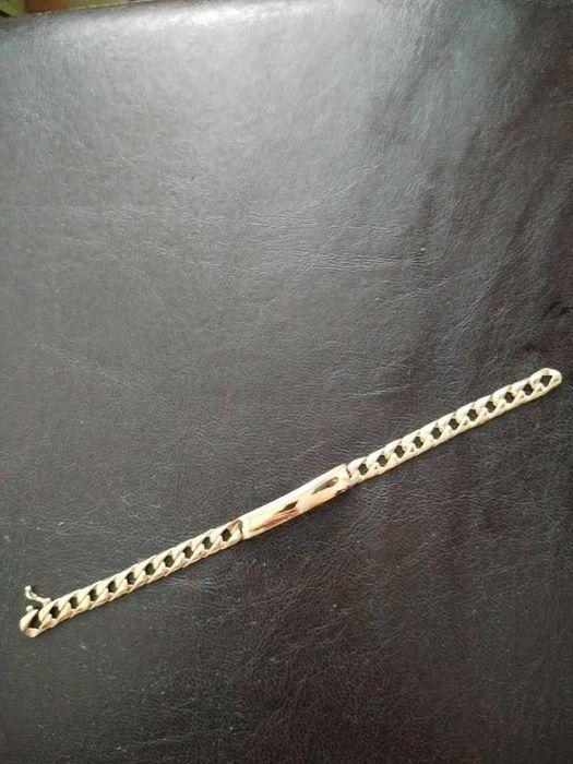 Златна гривна с плочка проба 585 или 14 карата нова от ателие