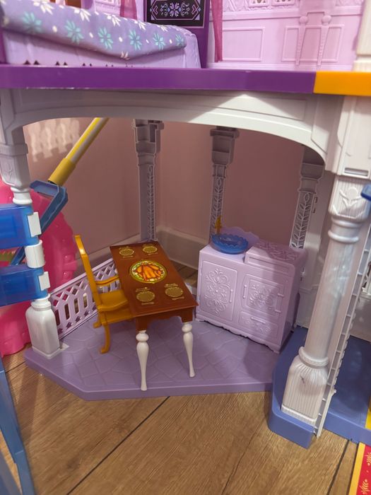 Замък Frozen Елза и Ана