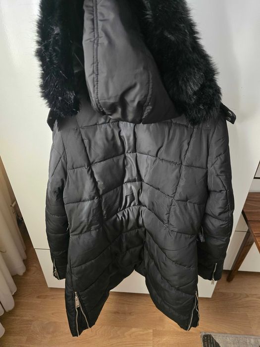 Geaca dama de iarna, marime XXL, culoare negru, cu căptușeală.
