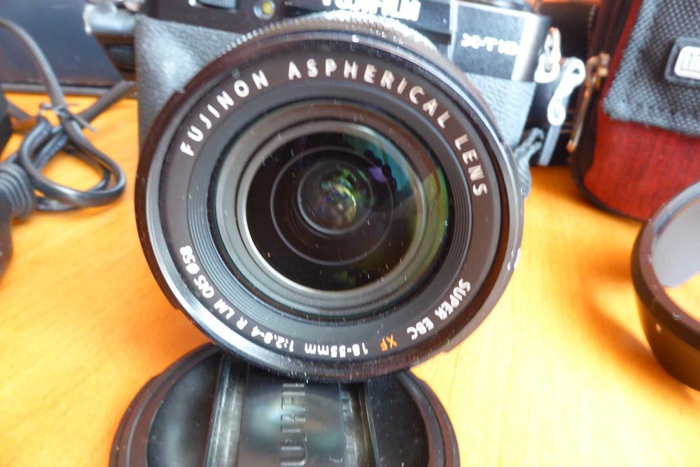 Fujifilm X-T10 + obiectiv XF 18 - 55 mm, f 2,8