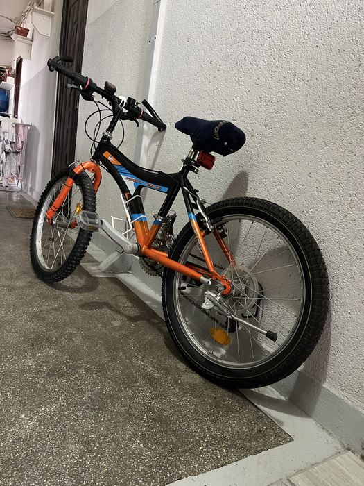Vand bicicleta ca noua