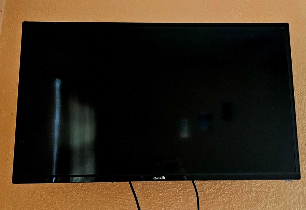 LED телевизор ARIELLI  32'