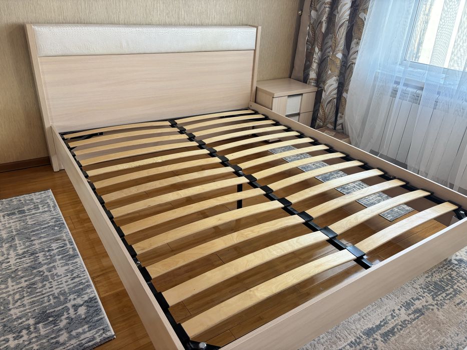 Срочно двухспальная кровать