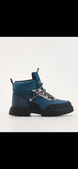 нови зимни  боти, сини, с мек полар, 35 номер

сини

вътре е мек пол