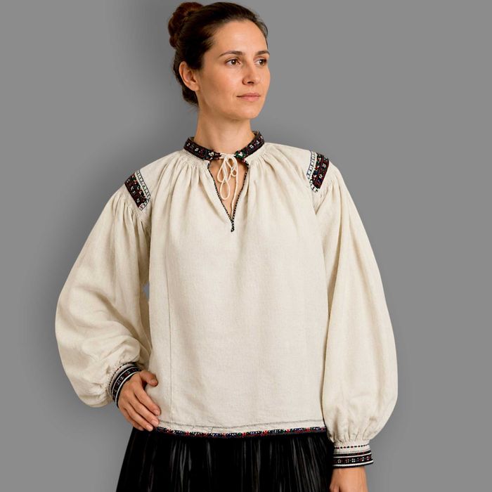 Camasa traditionala veche din Transilvania, ie autentica veche lucrata manual