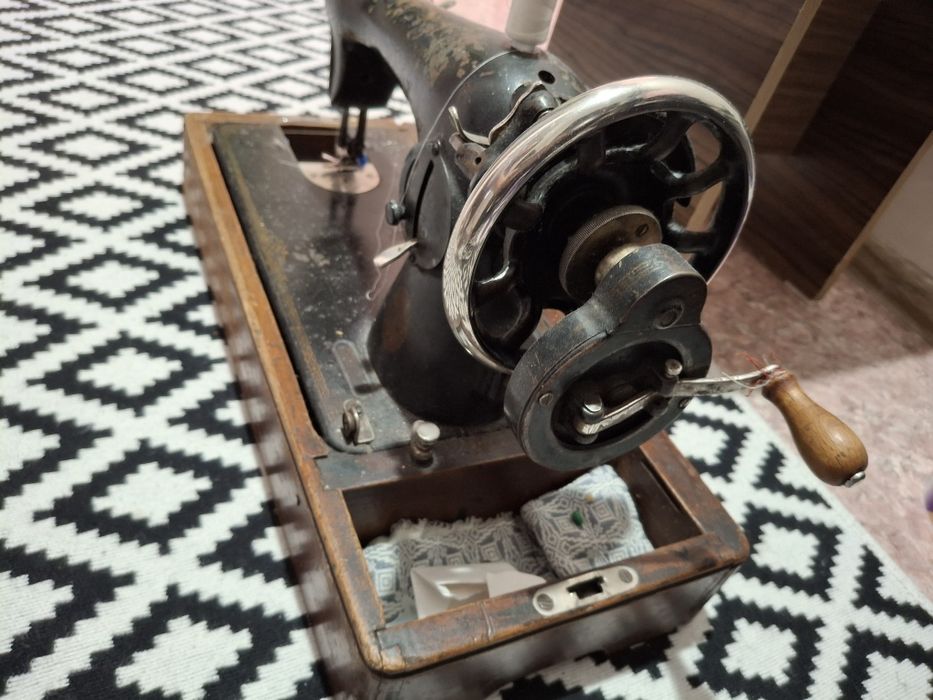 Швейная машинка ручная