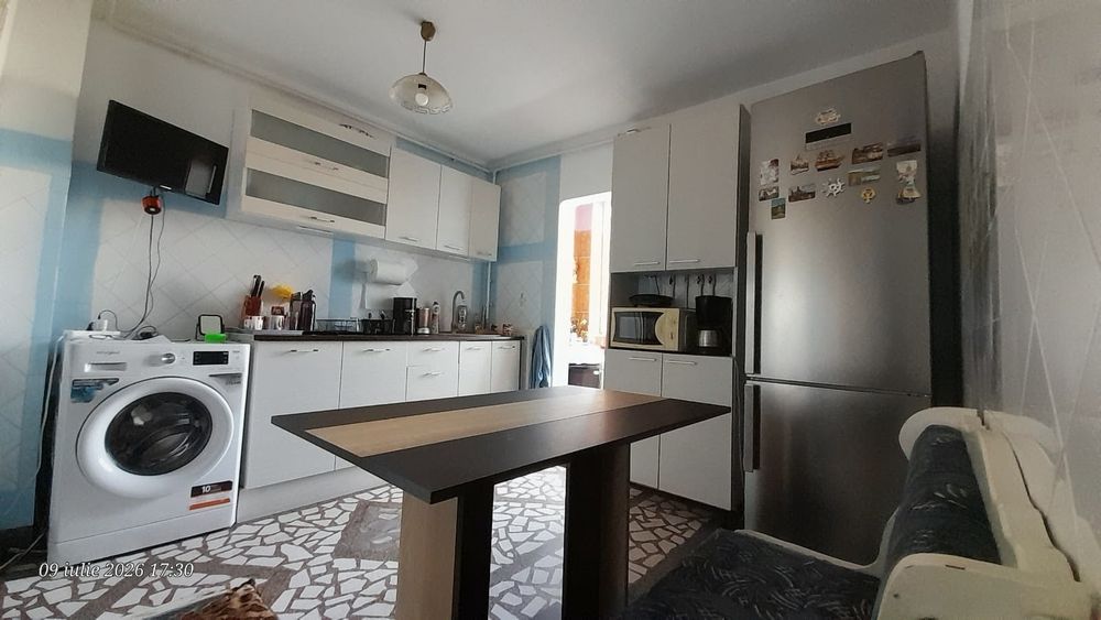 Vând apartament 2 camere Str Fabricii de Zahar
