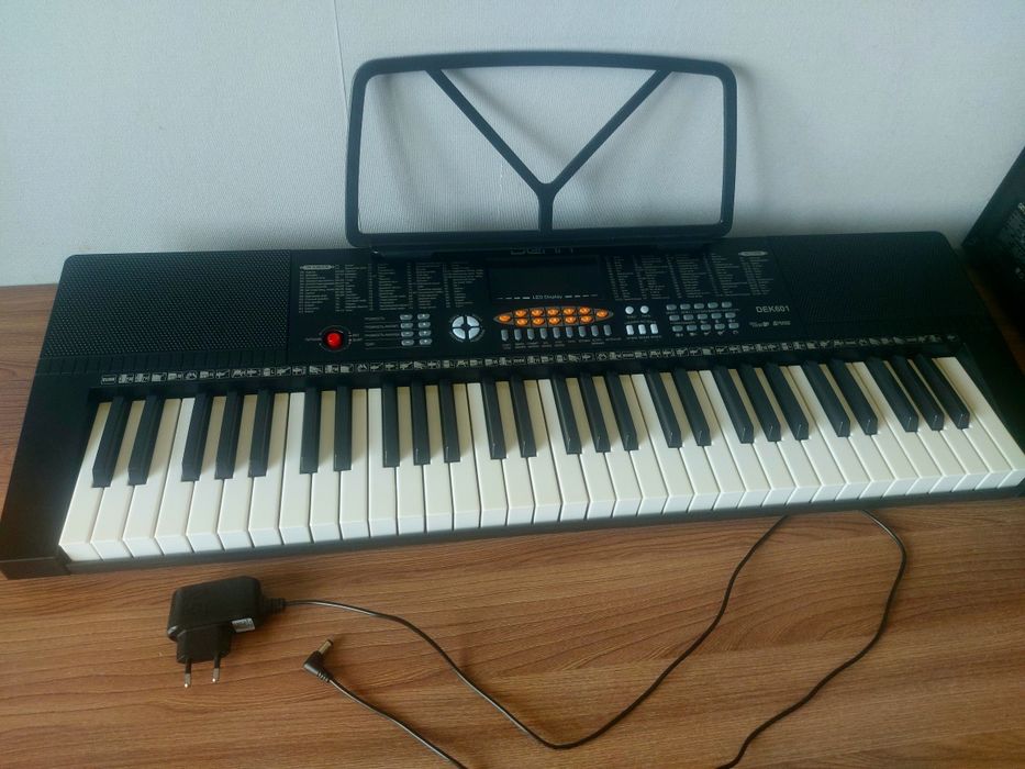 Синтезатор DENN DEK601