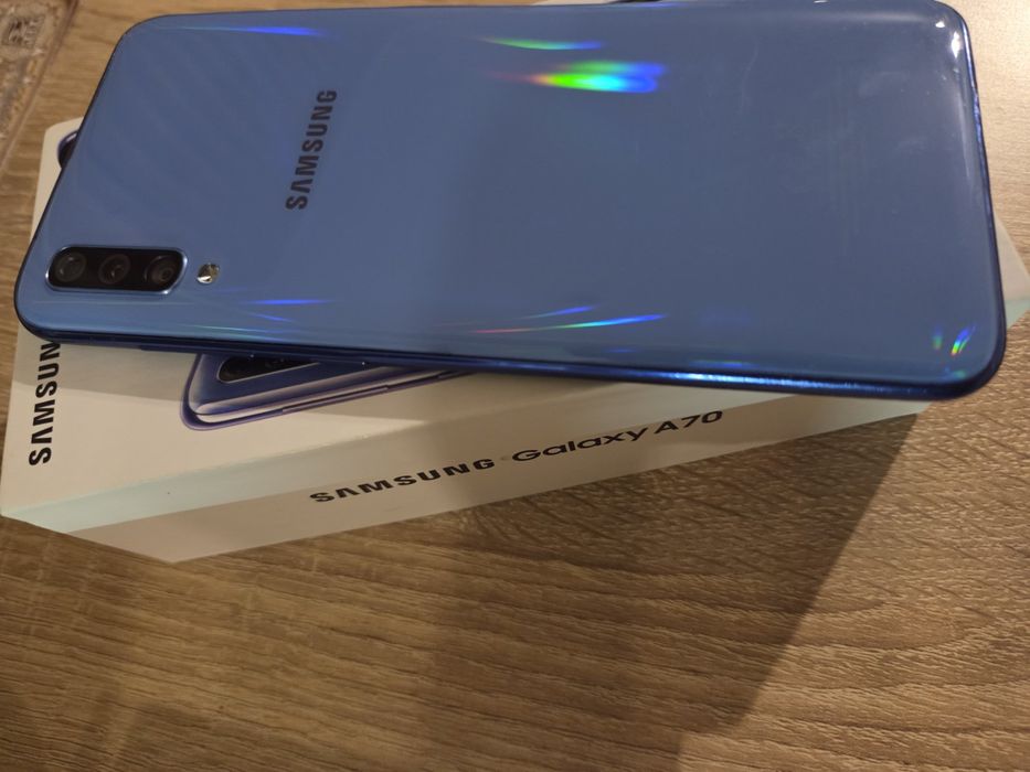 Samsung A70 128ГБ