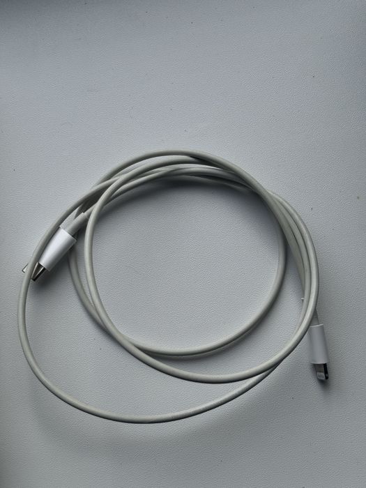 Продам Iphone se3 2022