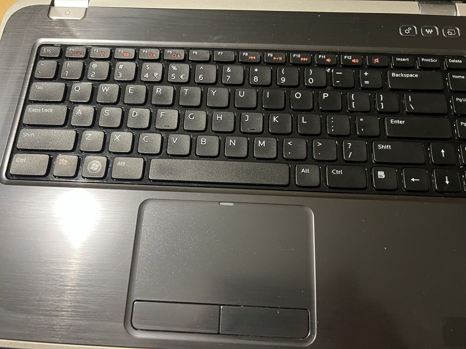 Лаптоп Dell Inspiron 5520