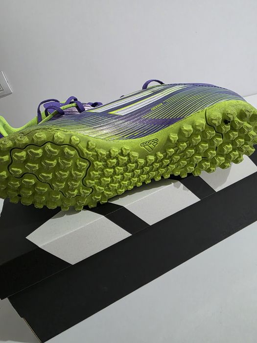 Adidași marca adidas