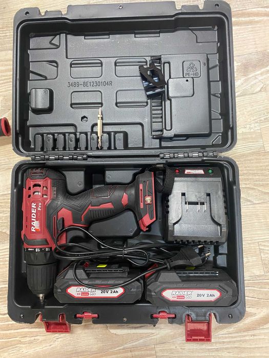 030218	R20 Бормашина акум. 2-ск. 10mm 44Nm 20V 2x2 Ah в куфар SCD20S