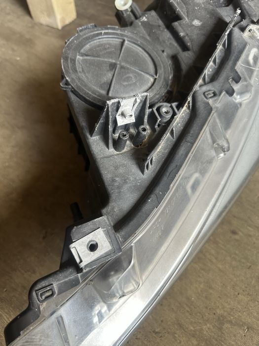 Vand far stanga BMW F30 F31 seria 3 complet