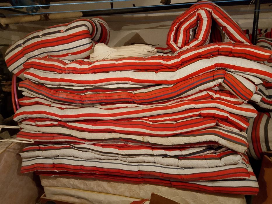 Матрас с одялом в