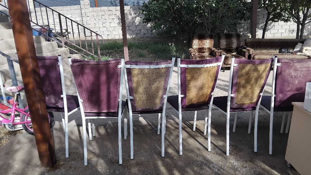 Продам стол 8штук все 10к