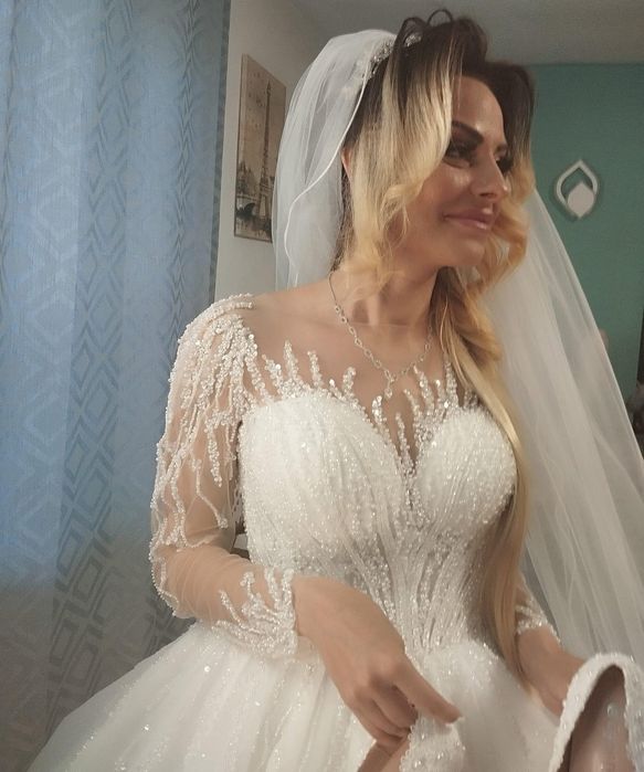 rochie de mireasă  prințesã  s/m cu mai multe accesorii incluse