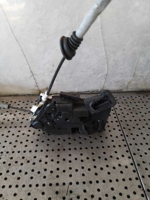 Broasca usa dreapta fata vw polo 6r 5k1837016e