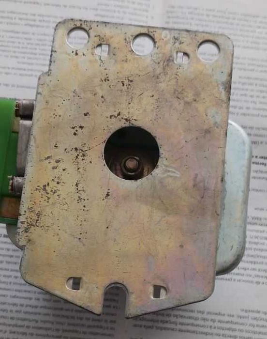 Реле регулатор за зареждане РР380