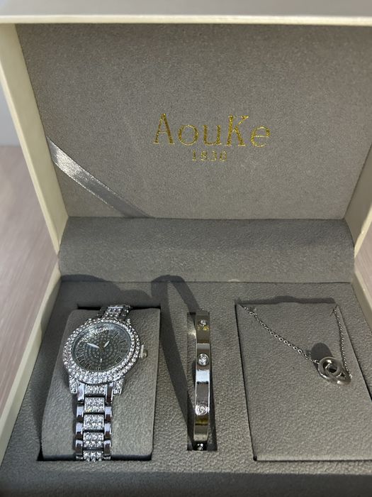 Женский часы хорошый