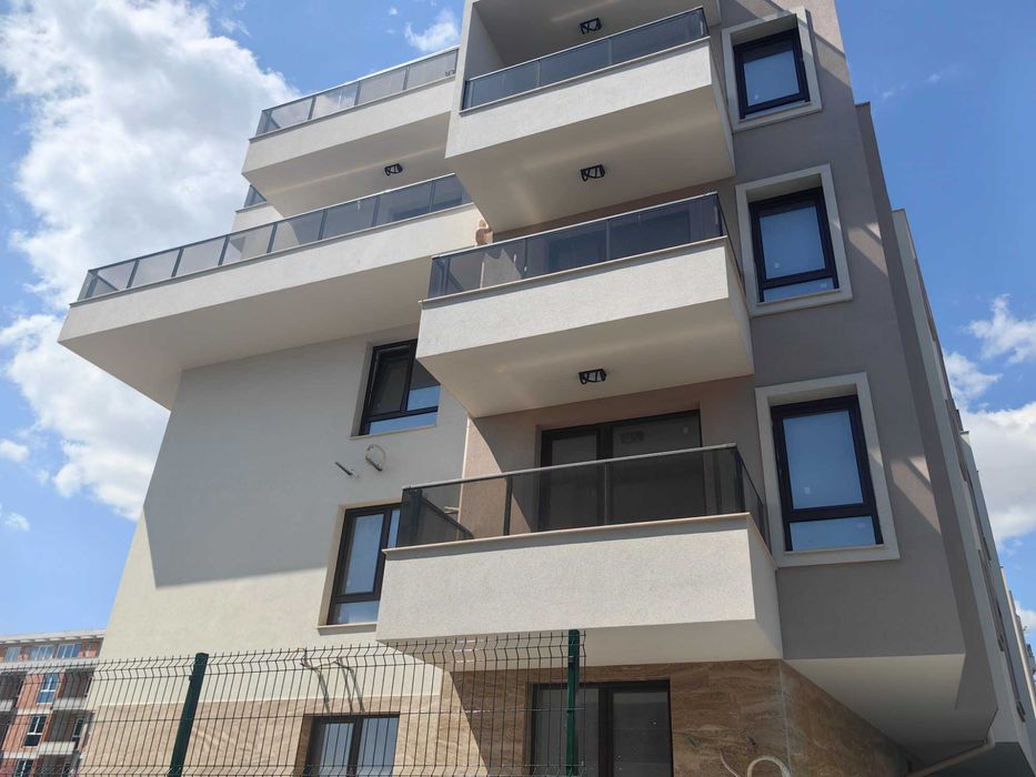 Продава се Тристаен апартамент в Бургас, Сарафово - 63 кв.м за 1350 €/кв.м - Снимка #2