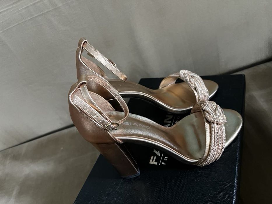 Елегантни и стилни обувки