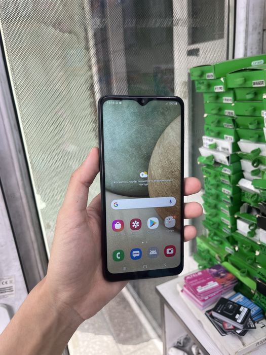 Samsung A12 3/32GB продается телефон