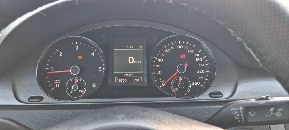 VOLKSWAGEN Passat 0 — imagine 2