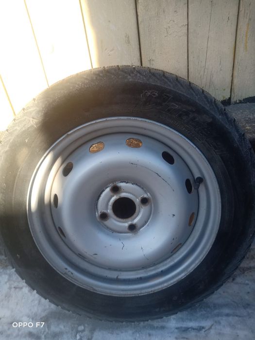 Продам комплект шин с дисками