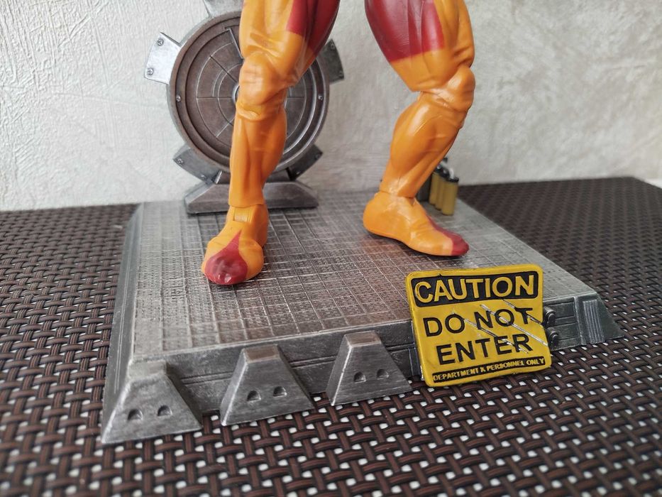 Саблезубый Marvel Select