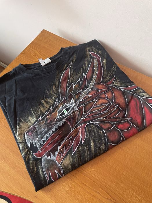 Tricou pictat manual – design dragon