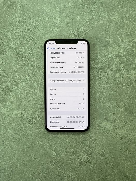 iPhone Xs 64GB Gold