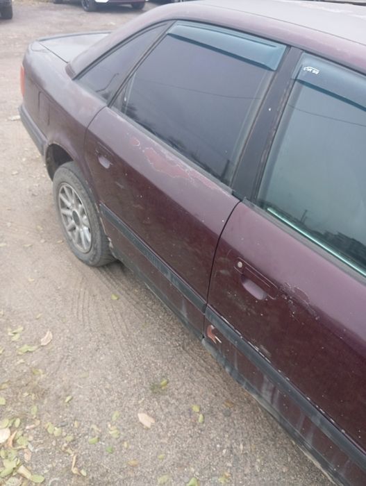 Продам Ауди с4 срочно