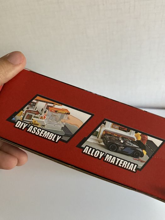 Бензиностанция с път и кола Макуин, McQueen