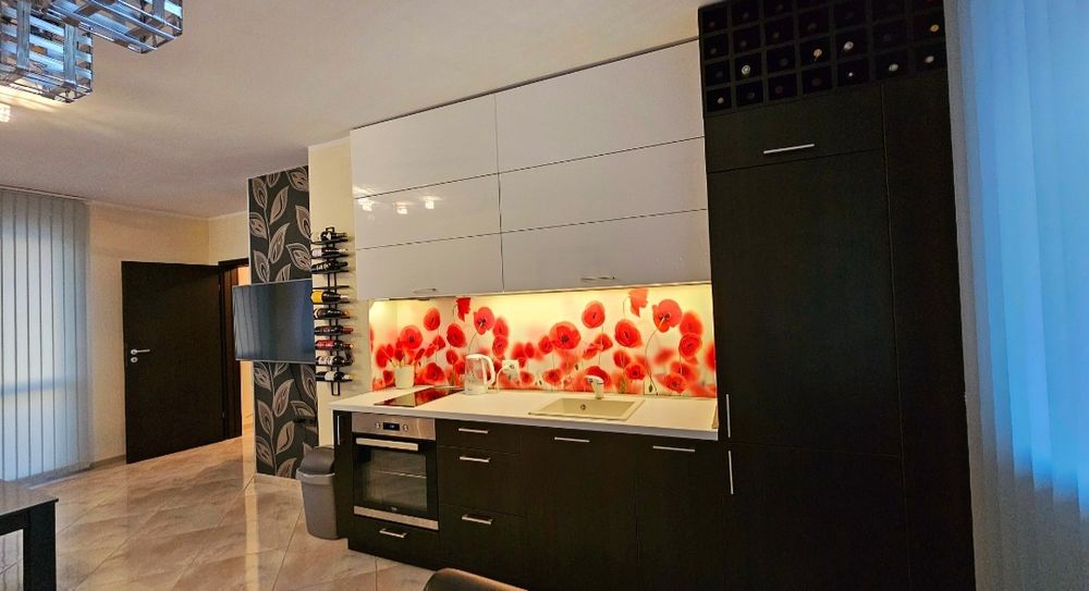 Дава се под наем Двустаен апартамент в Пловдив, Център - 75 кв.м за 498.27 € - Снимка #1