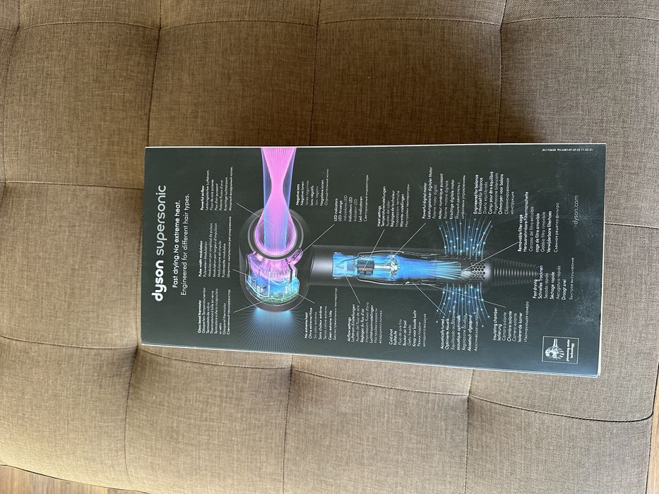 Dyson сешоар ЧИСТО НОВ