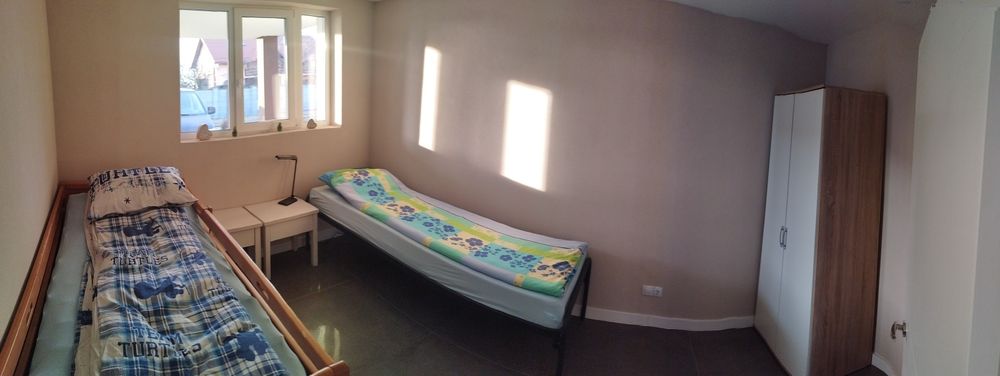 De vanzare paturi metalice ușor de montat saltele incluse