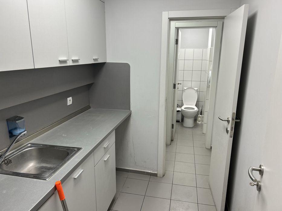 Дава се под наем Офис в Бургас, Център - 325 кв.м за 3000 € - Снимка #7