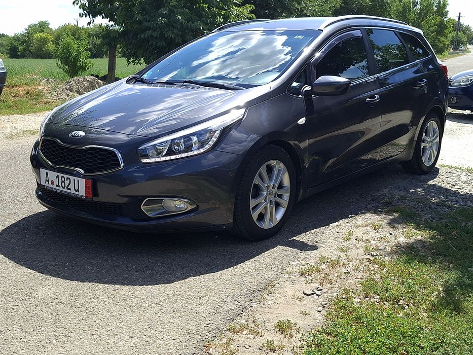 Kia Ceed 1,6 crdi 131cp 2013