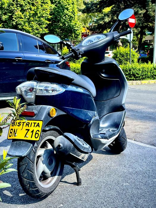 Scuter piaggio fly 50