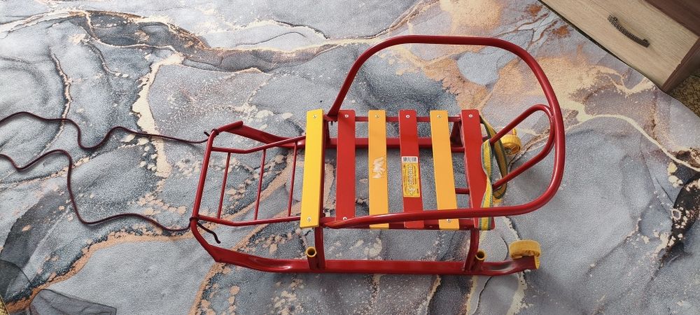 Продам санки детские