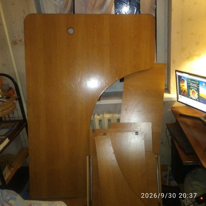 Продам компьютерный стол
