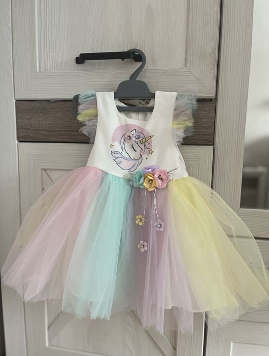 Продам платье для девочки