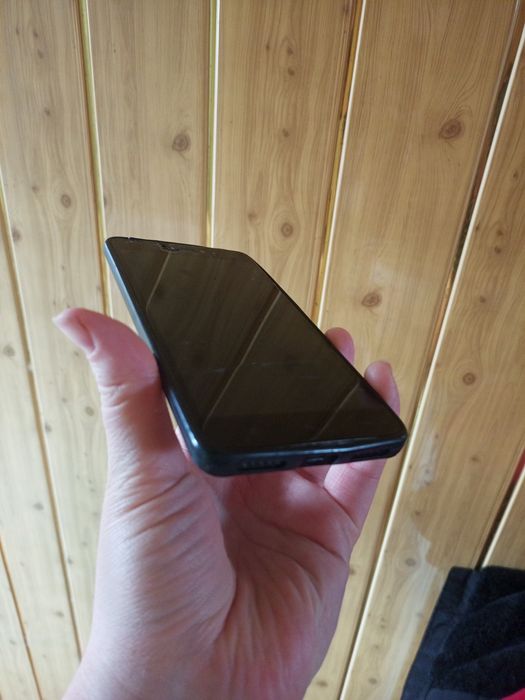 RedMi 5 qora  ekran singan